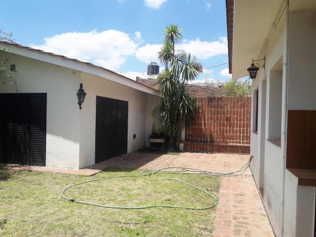 Venta Casa en Lobos, 3 Habitaciones, Patio, Quincho 4
