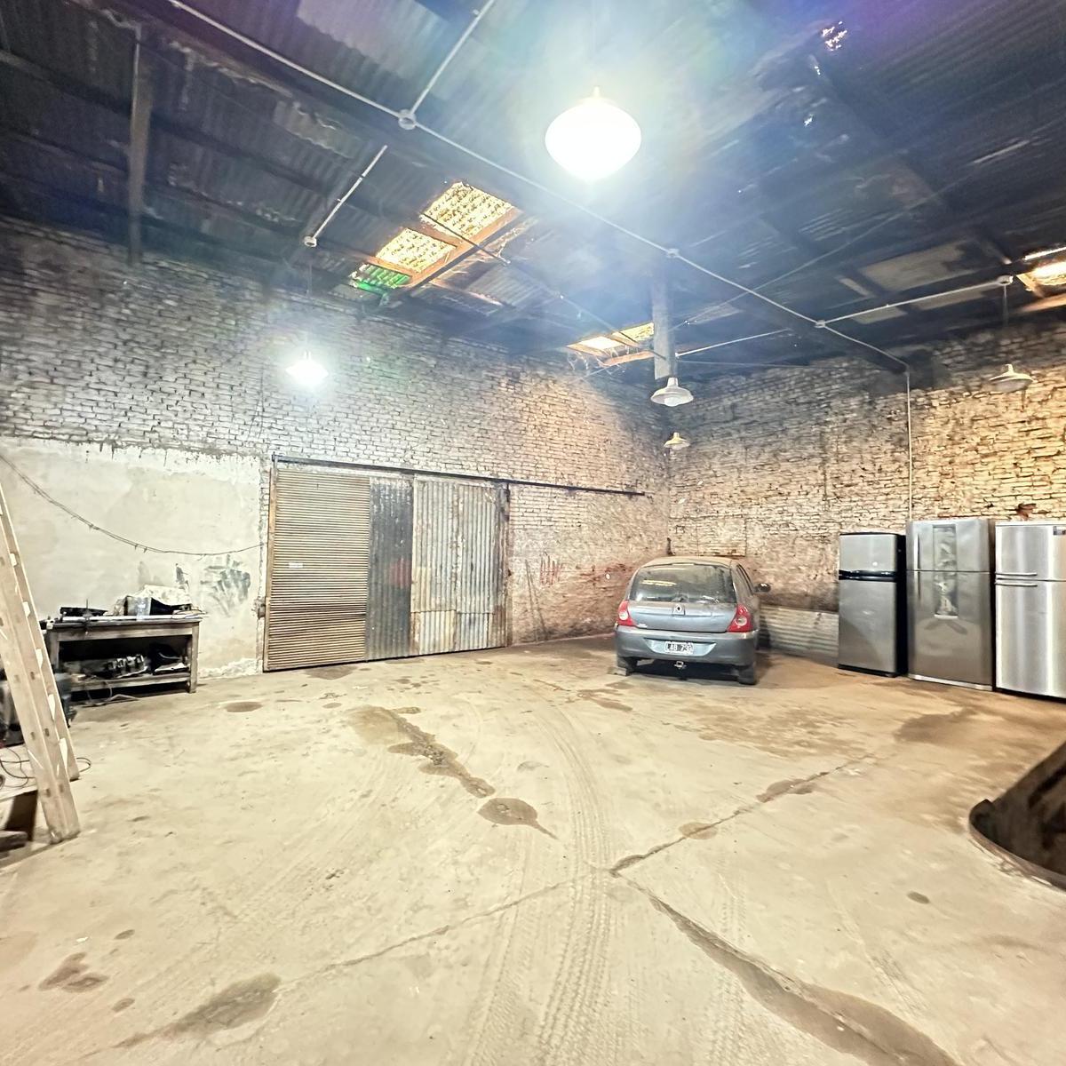 Venta Terreno con Galpón Lobos Centro 1