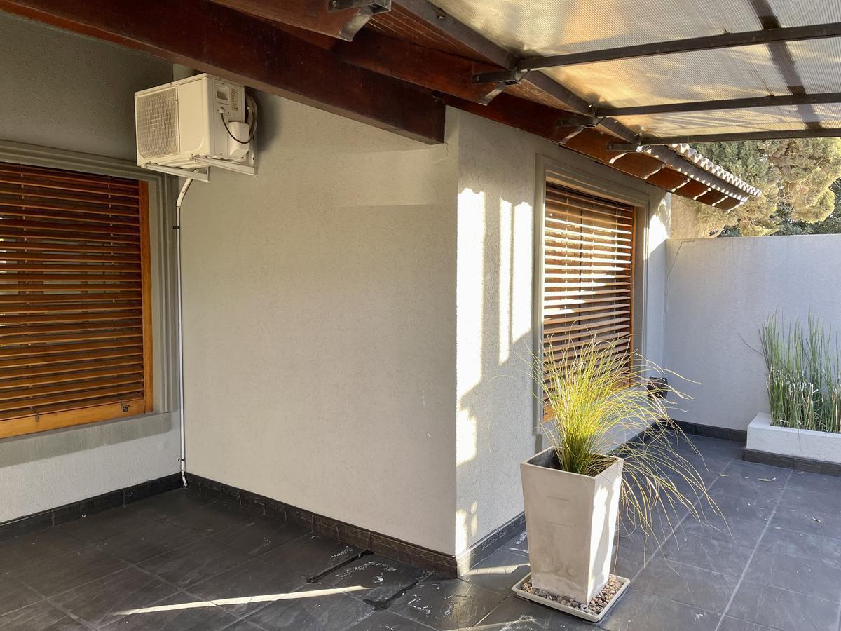 Venta Casa con 2 Habitaciones, Jardín en Lobos 2