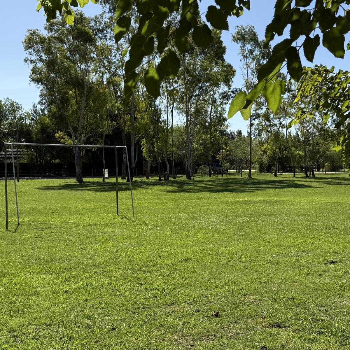 ¡Hermoso Terreno en Lobos, Una Oportunidad Única! 3