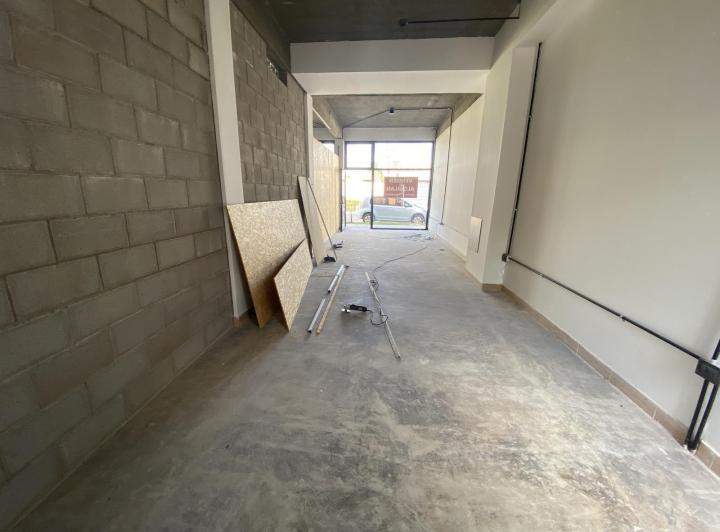 Venta Local comercial a estrenar en Lobos 2