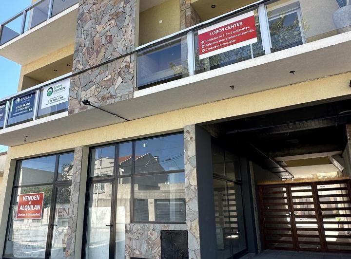 Venta Local comercial a estrenar en Lobos 1