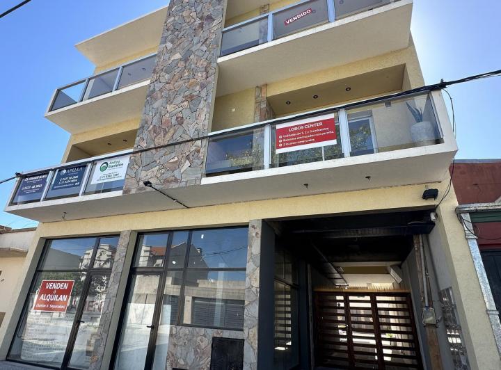 Venta Local comercial a estrenar en Lobos 3