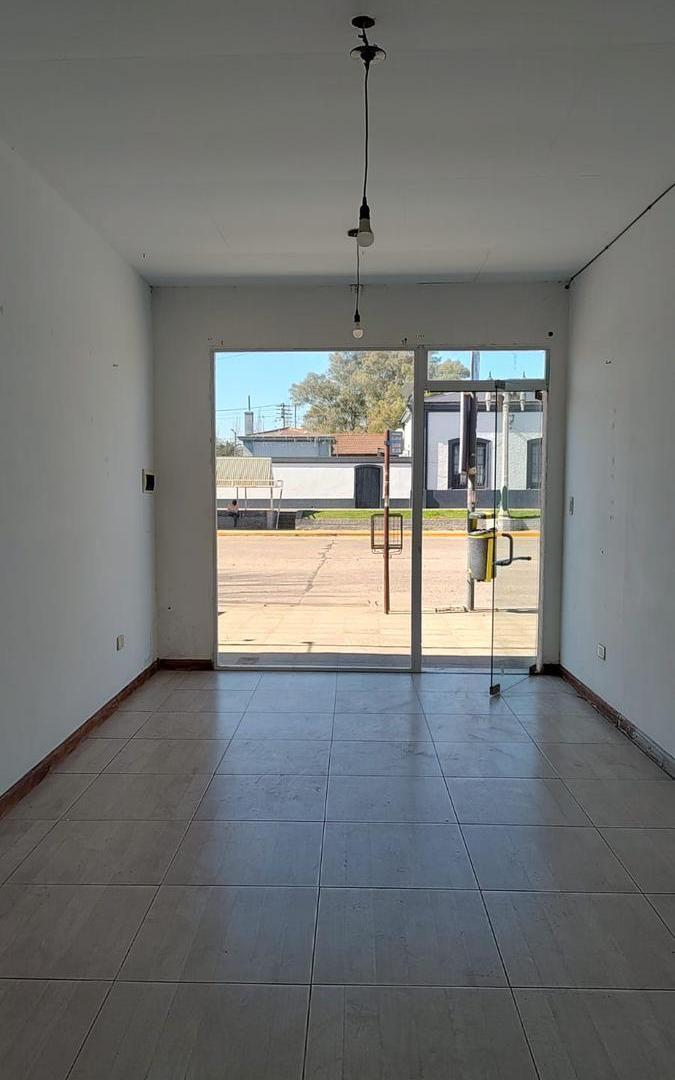 Foto de SE ALQUILA LOCAL EN EXCELENTE UBICACION CENTRICA, imagen 2