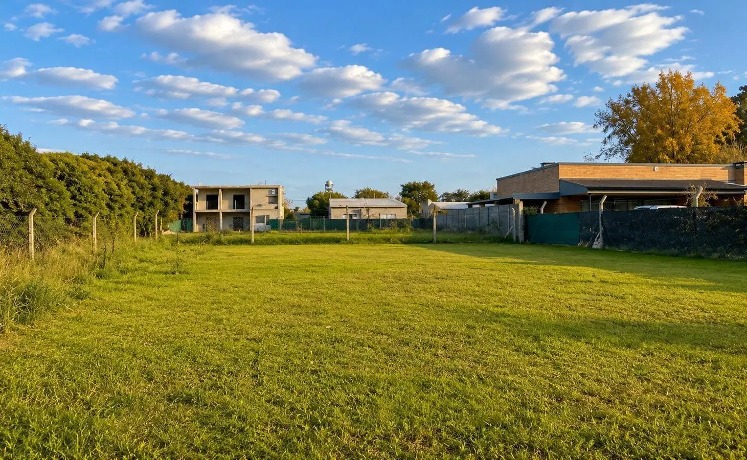 Un lugar para empezar a construir tus sueños, terreno de 580m2 con servicios | Lobos 3