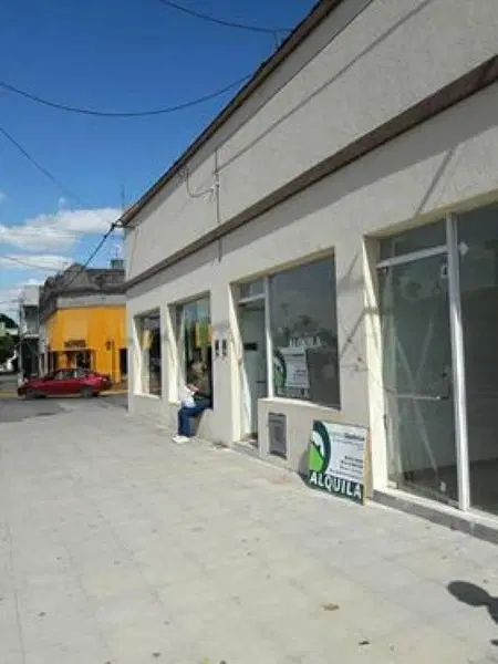 SE ALQUILAN LOCALES A ESTRENAR EXCELENTE UBICACIÓN CÉNTRICA 3