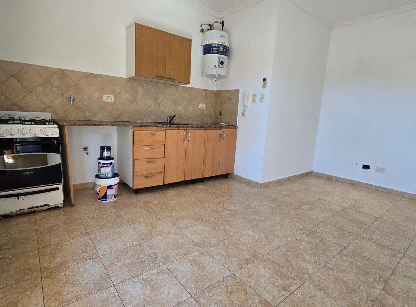 Foto de Departamento 2 ambientes con cochera- Venta Moron Sur, imagen 5