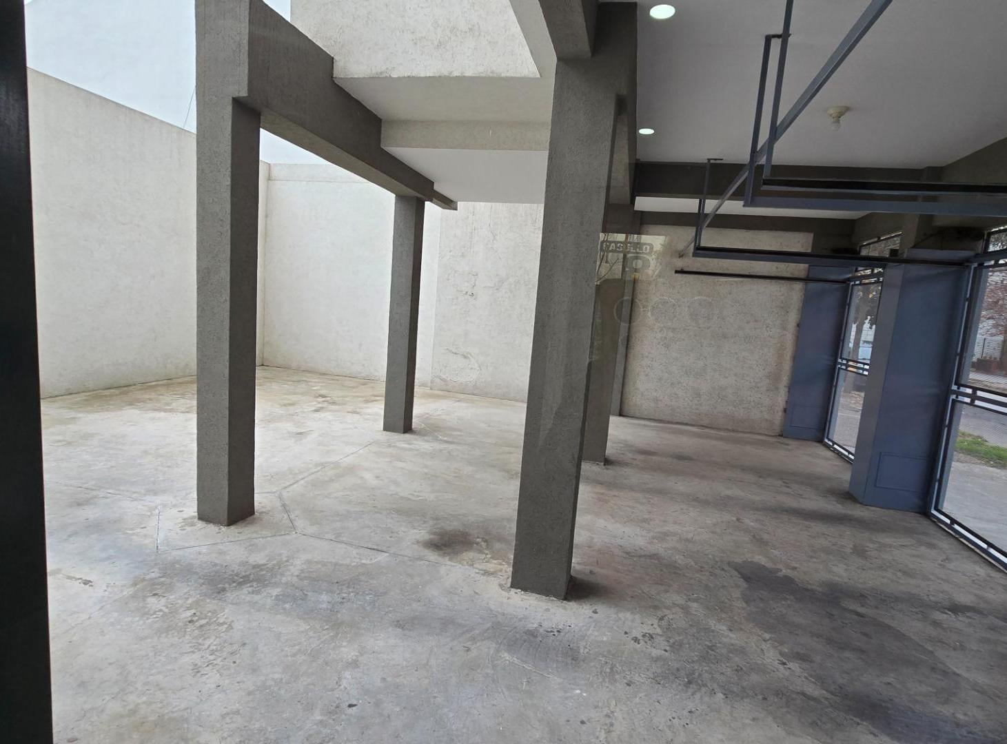 Foto de Departamento 2 ambientes 2 cocheras doble - Venta - Moron, imagen 3