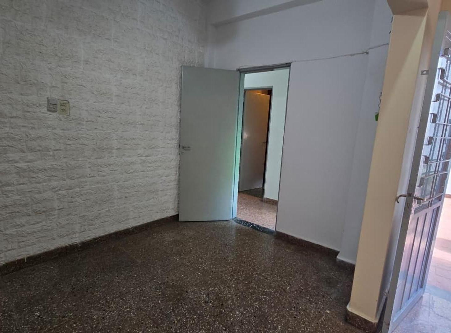 Foto de Casa 3 ambientes Venta Castelar Norte, imagen 1