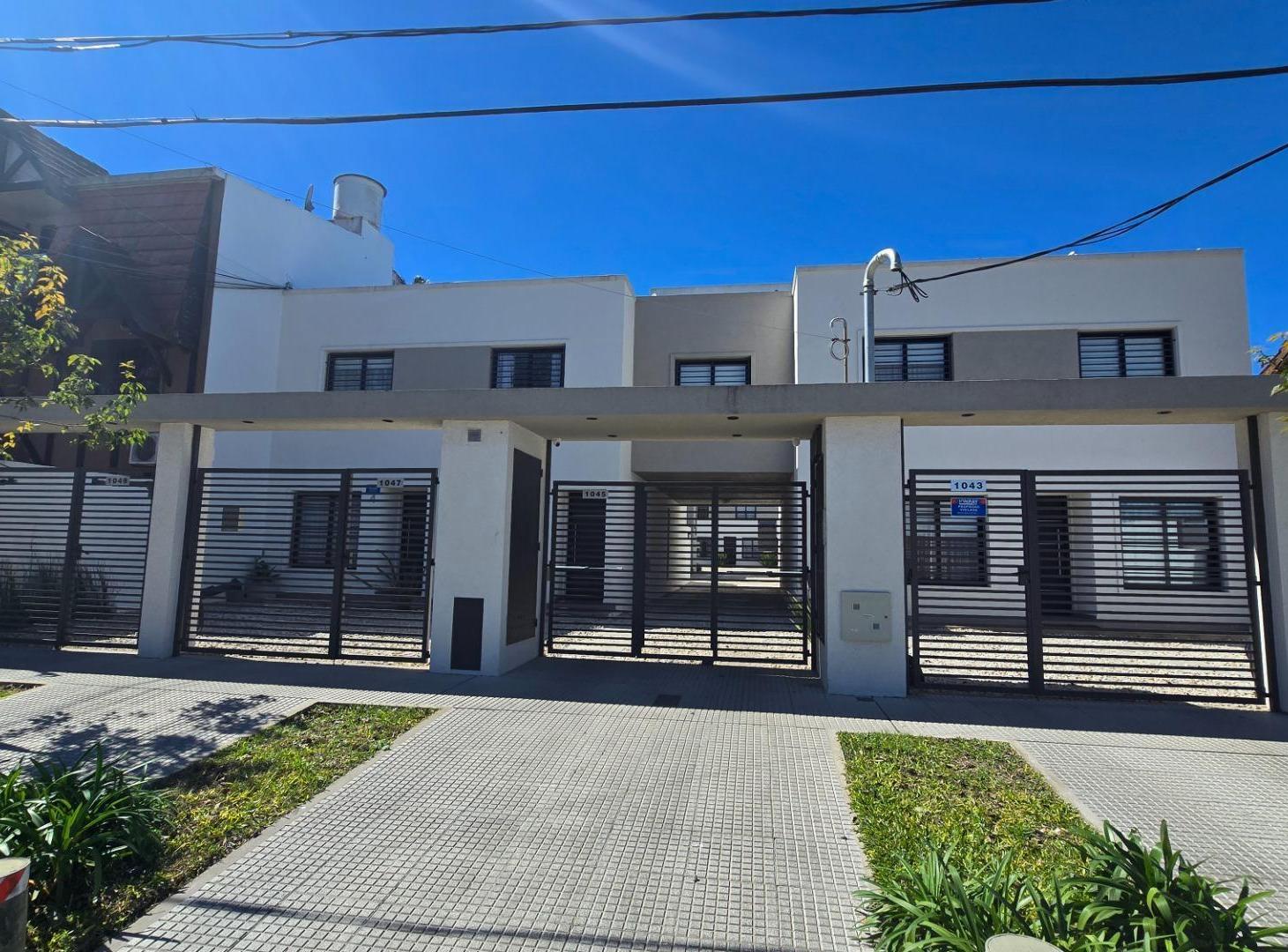 Foto de Duplex de 3 amb c/ coch- Venta - Ituzaingo Norte, imagen 1