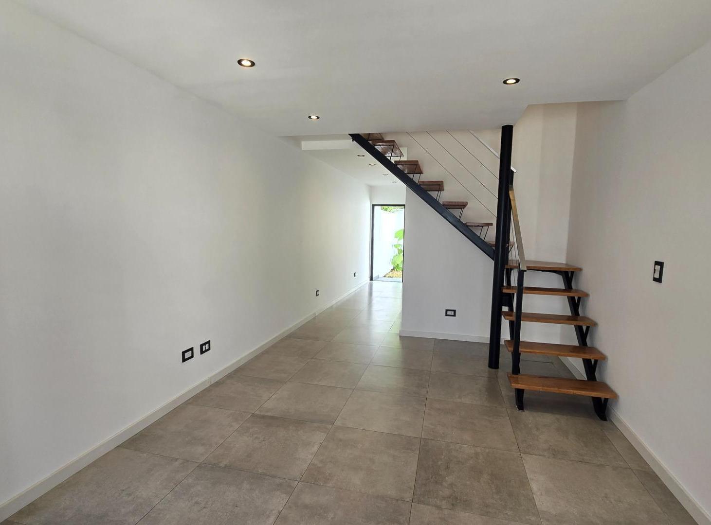 Foto de Duplex de 3 amb c/ coch- Venta - Ituzaingo Norte, imagen 4
