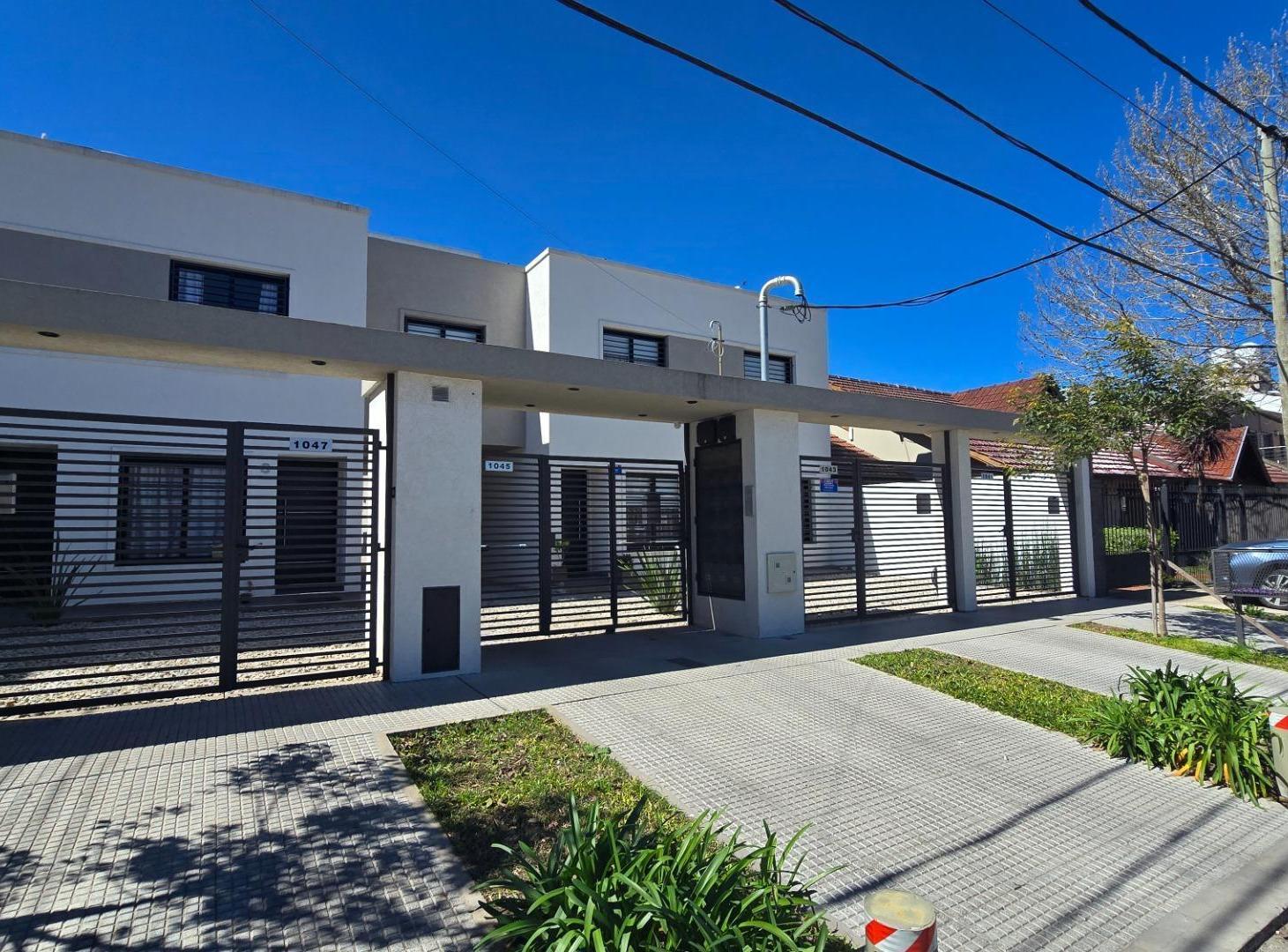 Foto de Duplex de 3 amb c/ coch- Venta - Ituzaingo Norte, imagen 2