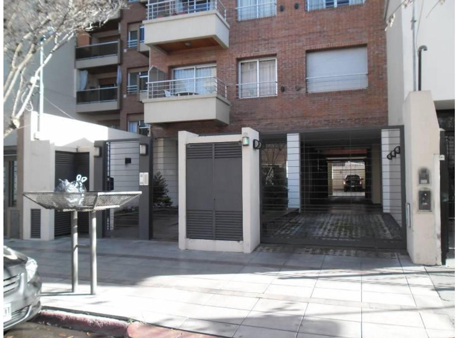Foto de Departamento de 3 ambientes c/ Cochera- Castelar- Alquiler, imagen 2