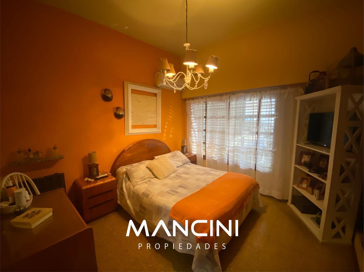 Casa en Venta de 4 Ambientes con Cochera - Toma Propiedad en Parte de Pago - Villa Ballester 2