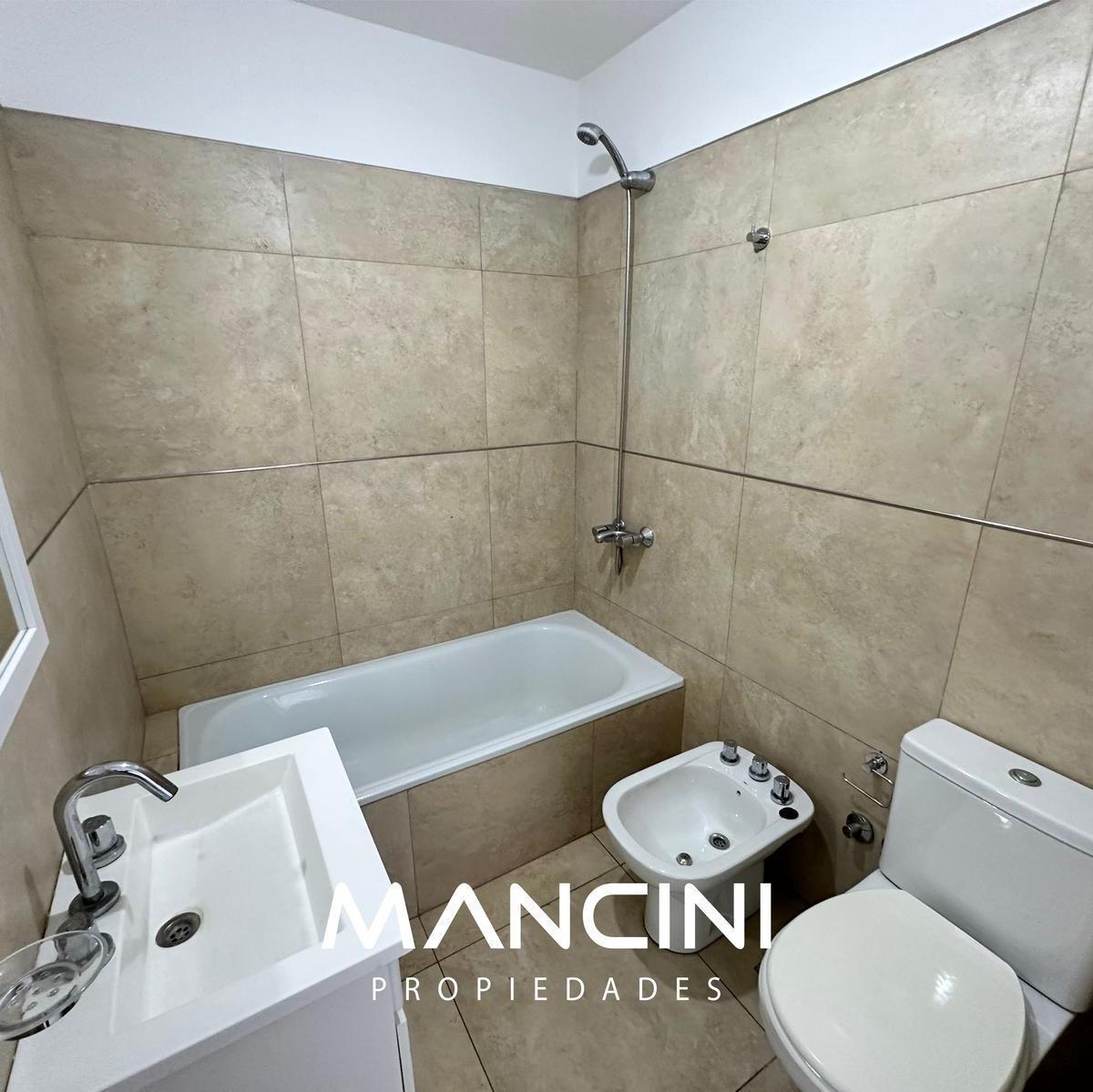 Piso Uníco de 3 Ambientes Al Frente - Apto Profesional 3