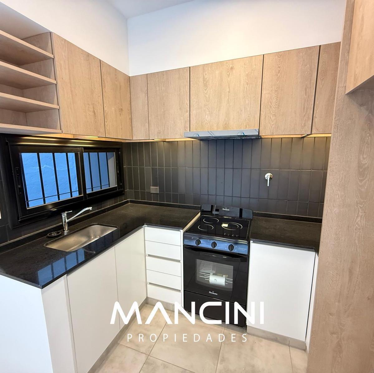 PH en Venta de 2 Ambientes con Patio y Parrilla - San Martín Centro 3