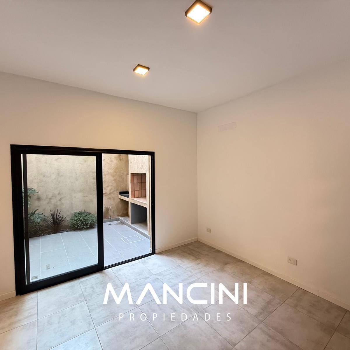 PH en Venta de 2 Ambientes con Patio y Parrilla - San Martín Centro 4