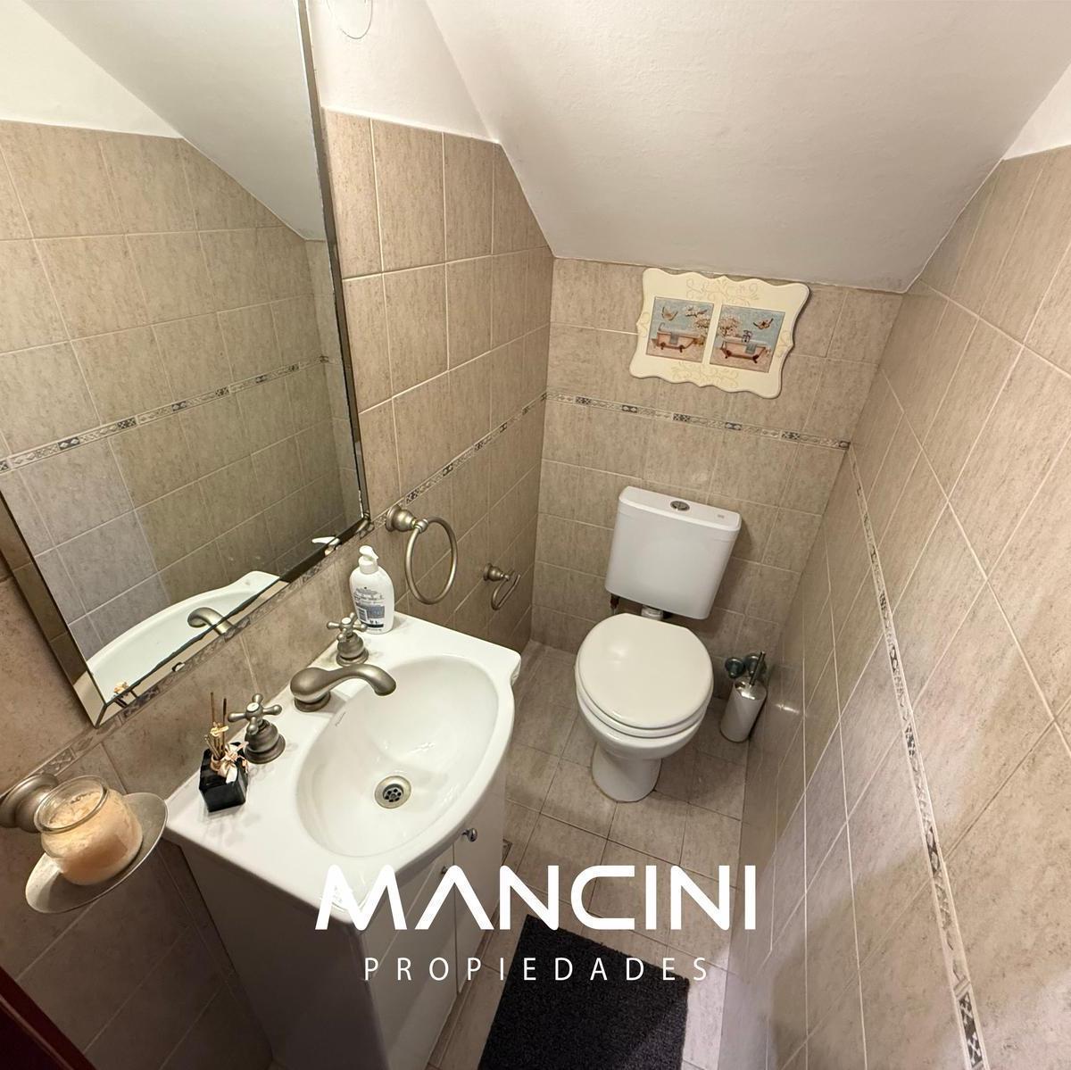 Casa en Venta de 4 Ambientes con Cochera, Piscina y Quincho - Villa Ballester 2