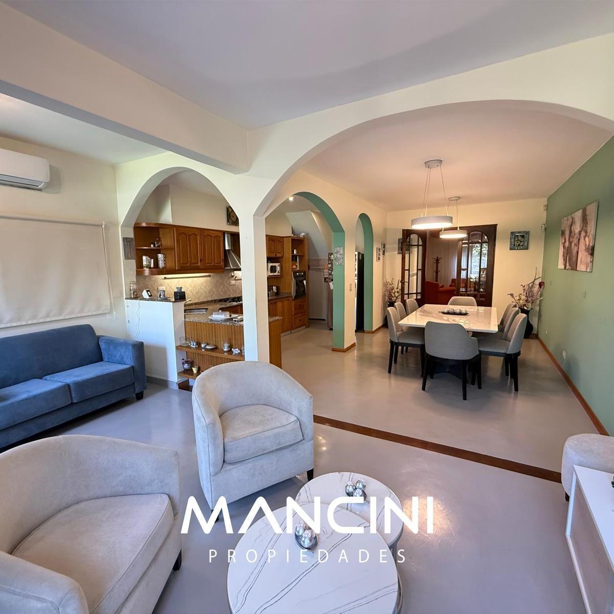 Casa en Venta de 4 Ambientes con Cochera, Piscina y Quincho - Villa Ballester 1