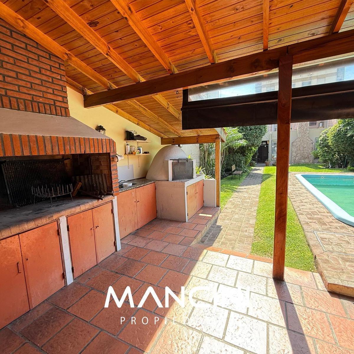 Casa en Venta de 4 Ambientes con Cochera, Piscina y Quincho - Villa Ballester 5