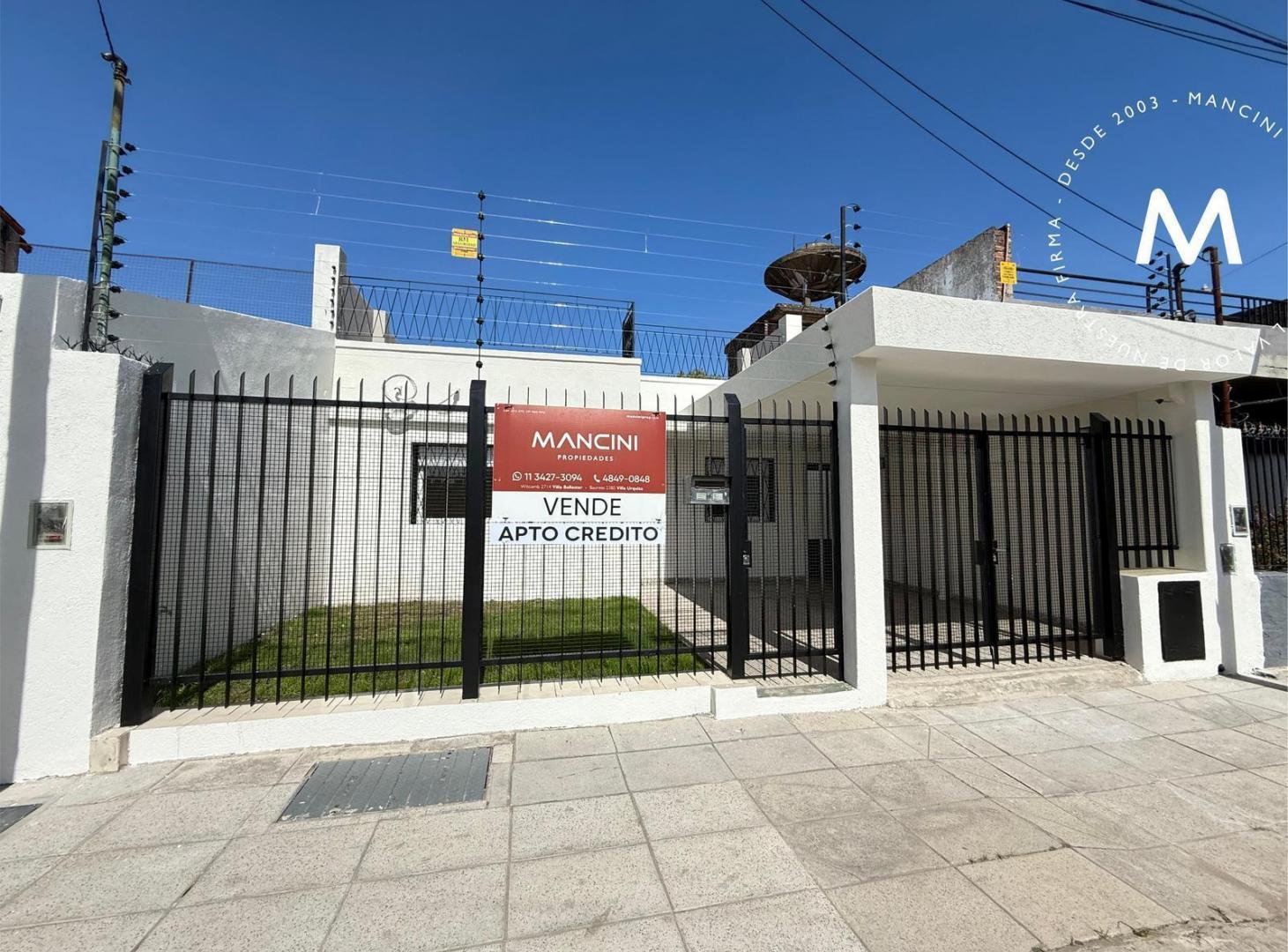 Casa en venta de 4 ambientes con fondo libre y cochera - Villa Ballester