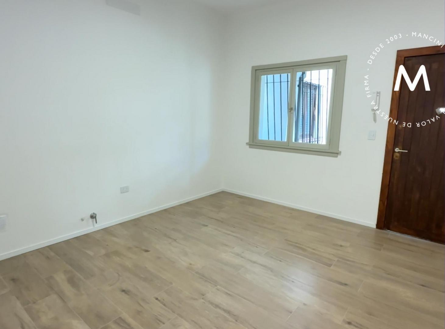 Foto de APTO CRÉDITO - Casa en venta de 4 ambientes con cochera, patio y, imagen 5