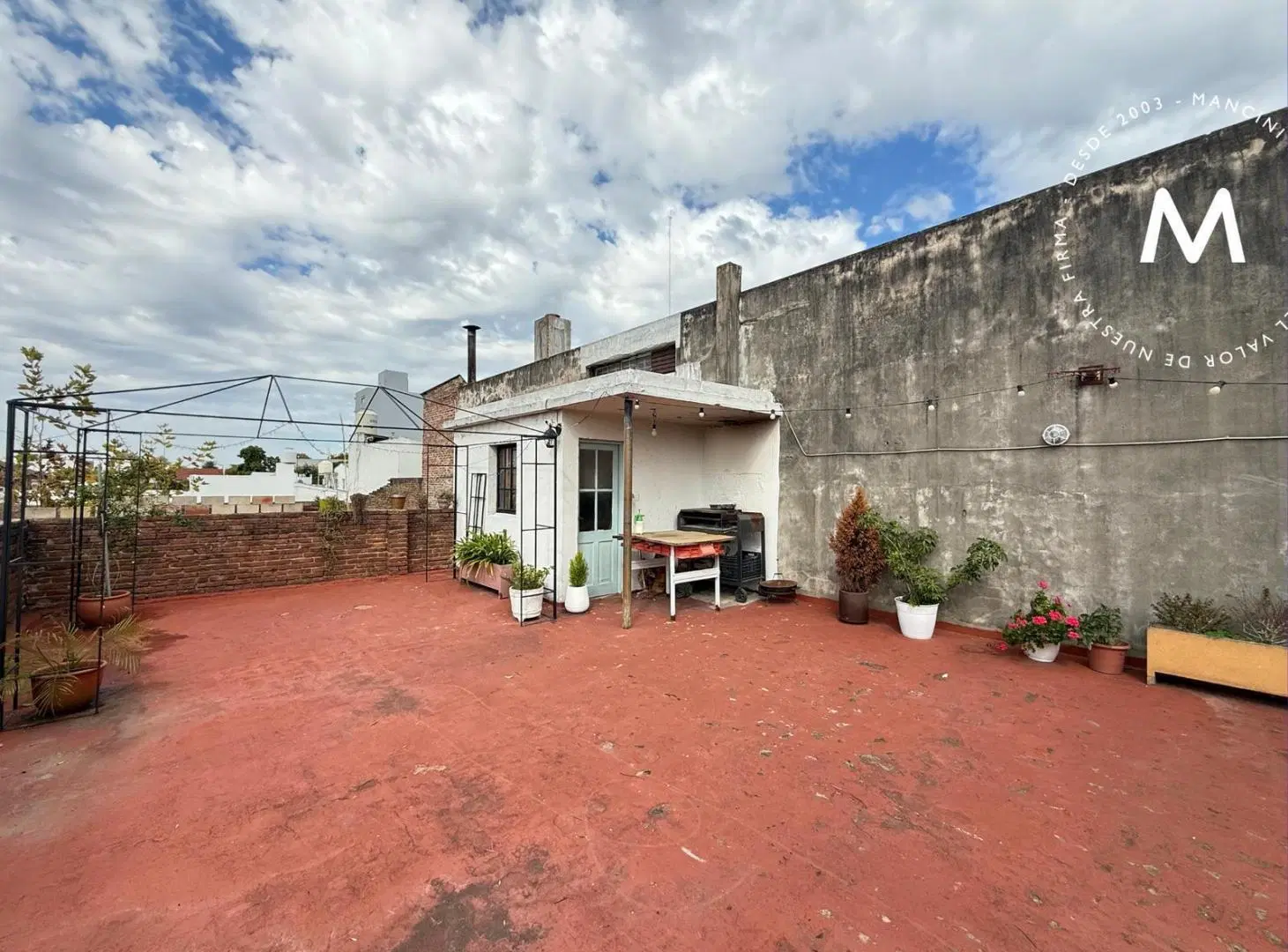 Venta en block: local, galpón y departamento de 3 ambientes 4