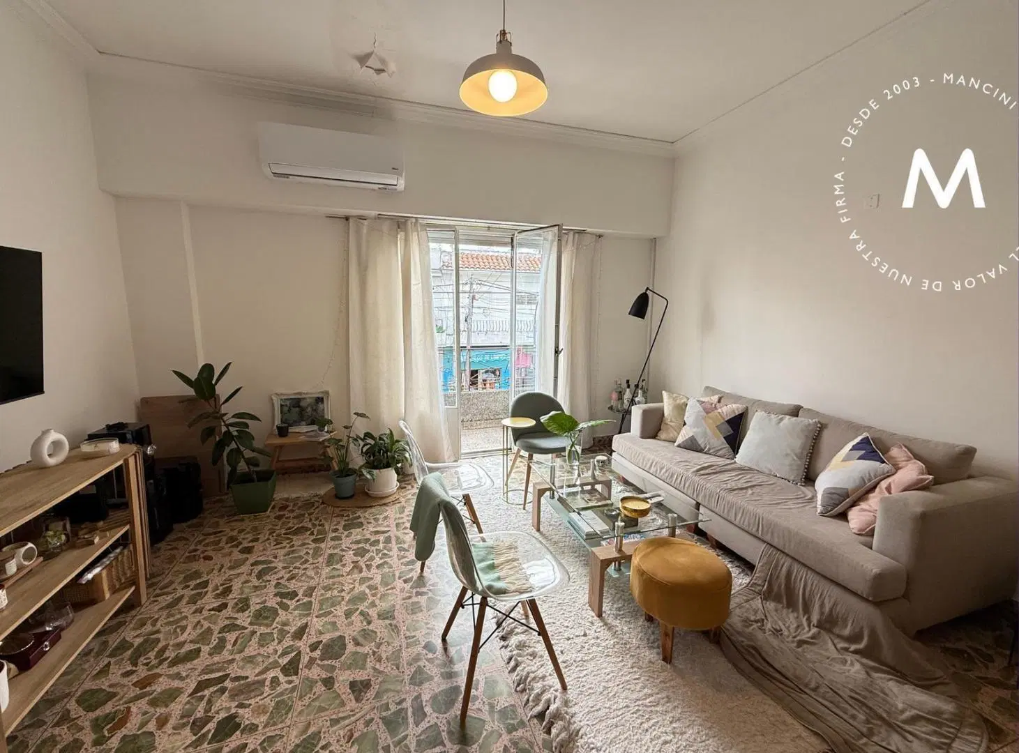 Venta en block: local, galpón y departamento de 3 ambientes 2