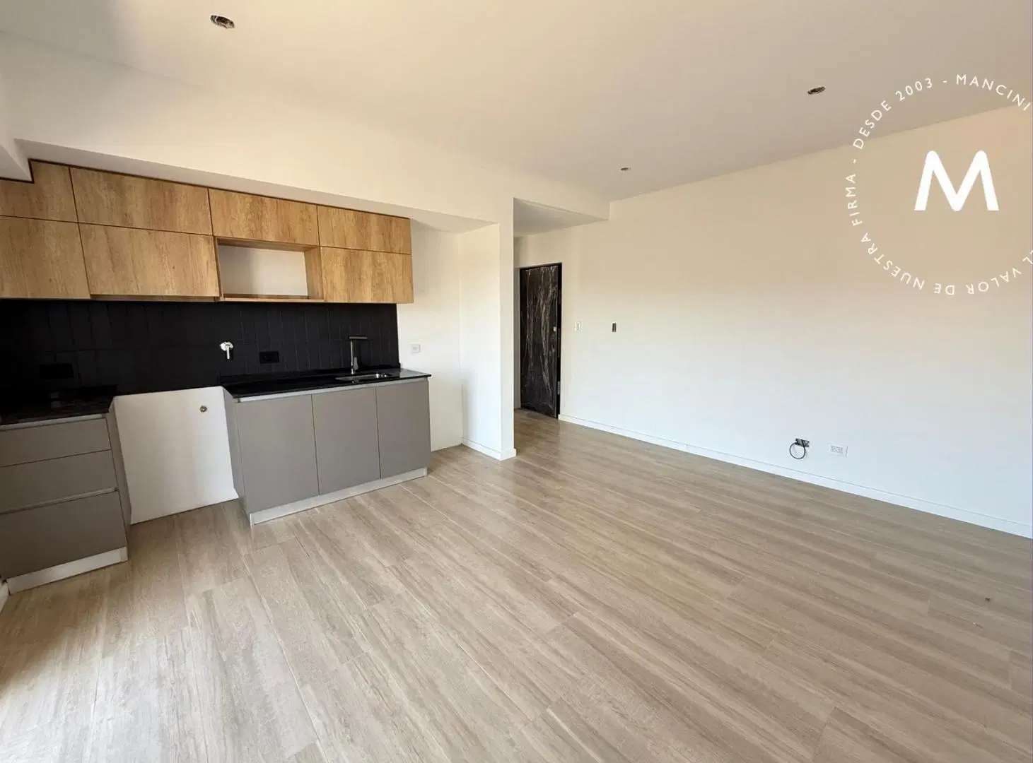 Local comercial en venta a estrenar - San Martín 4