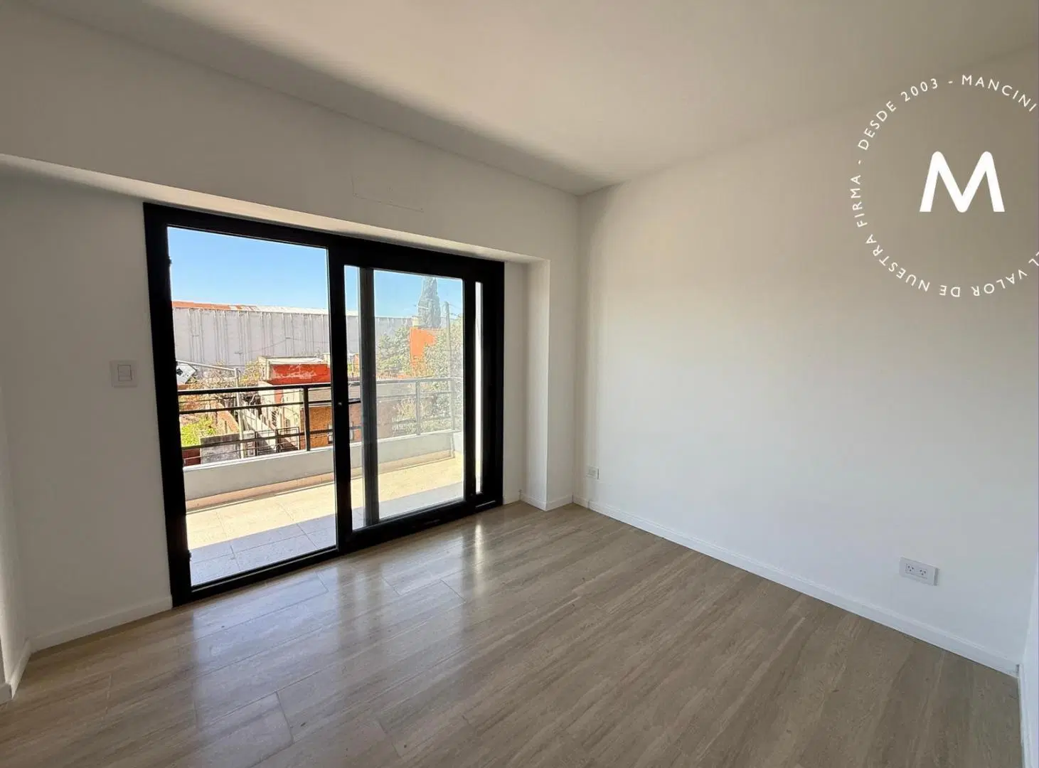 Local comercial en venta a estrenar - San Martín 5