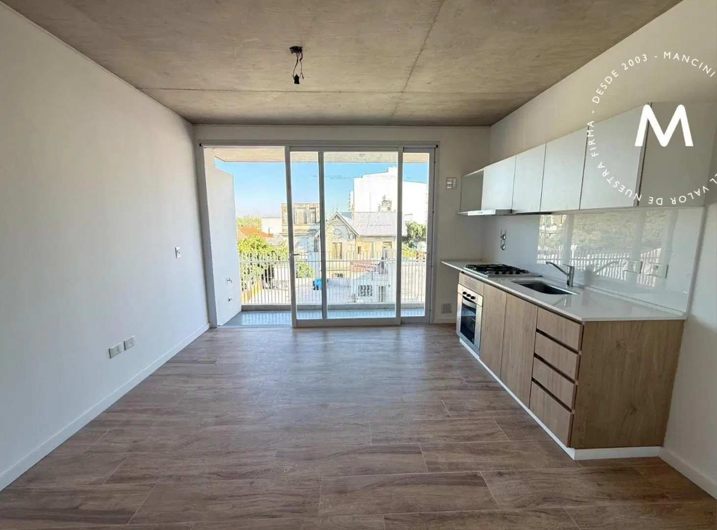 Departamento en venta de 3 ambientes con terraza privada y cochera - Villa Ballester Centro 4