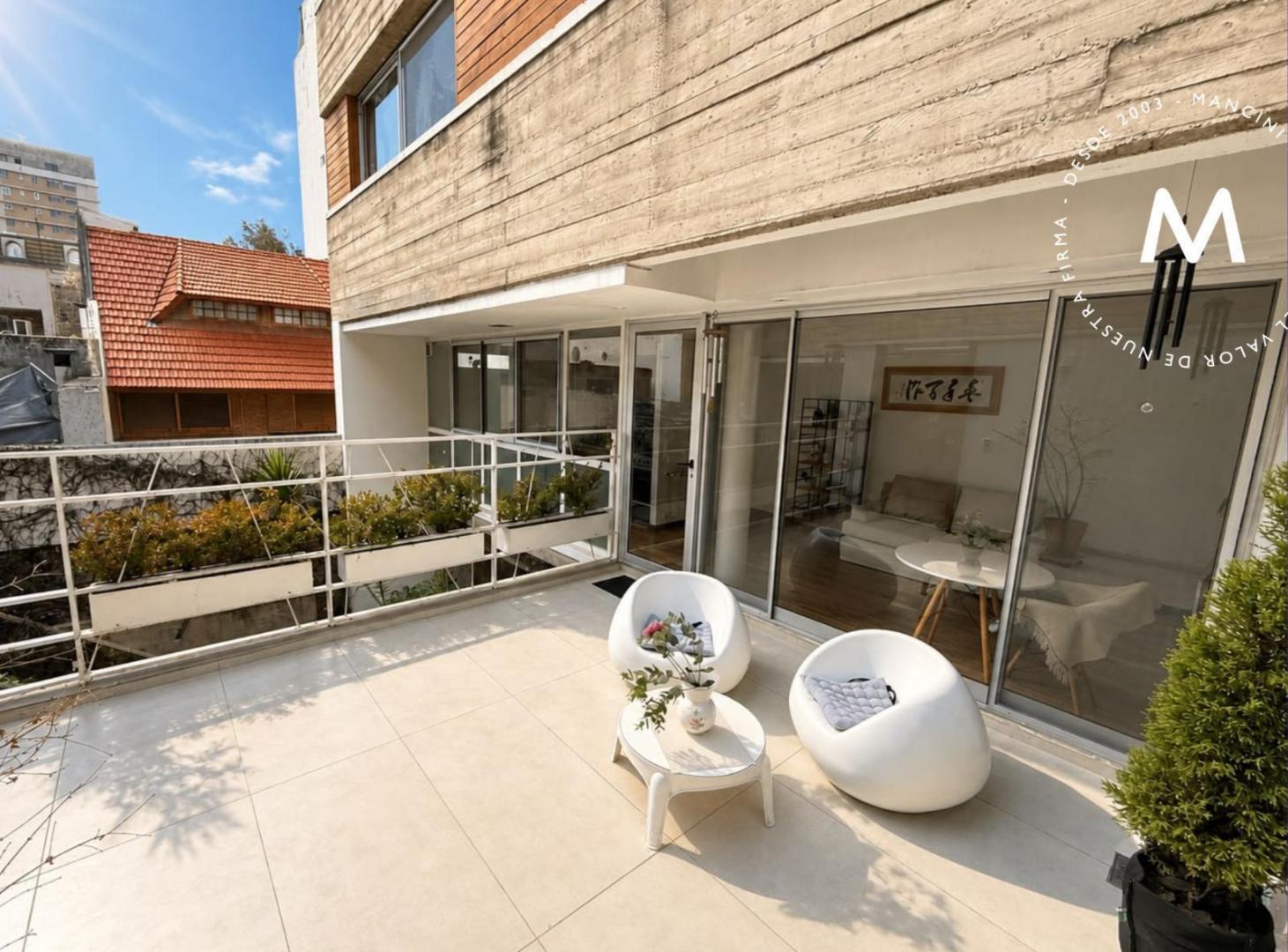 Foto de Departamento en venta de 3 ambientes con patio y terraza privada, imagen 1