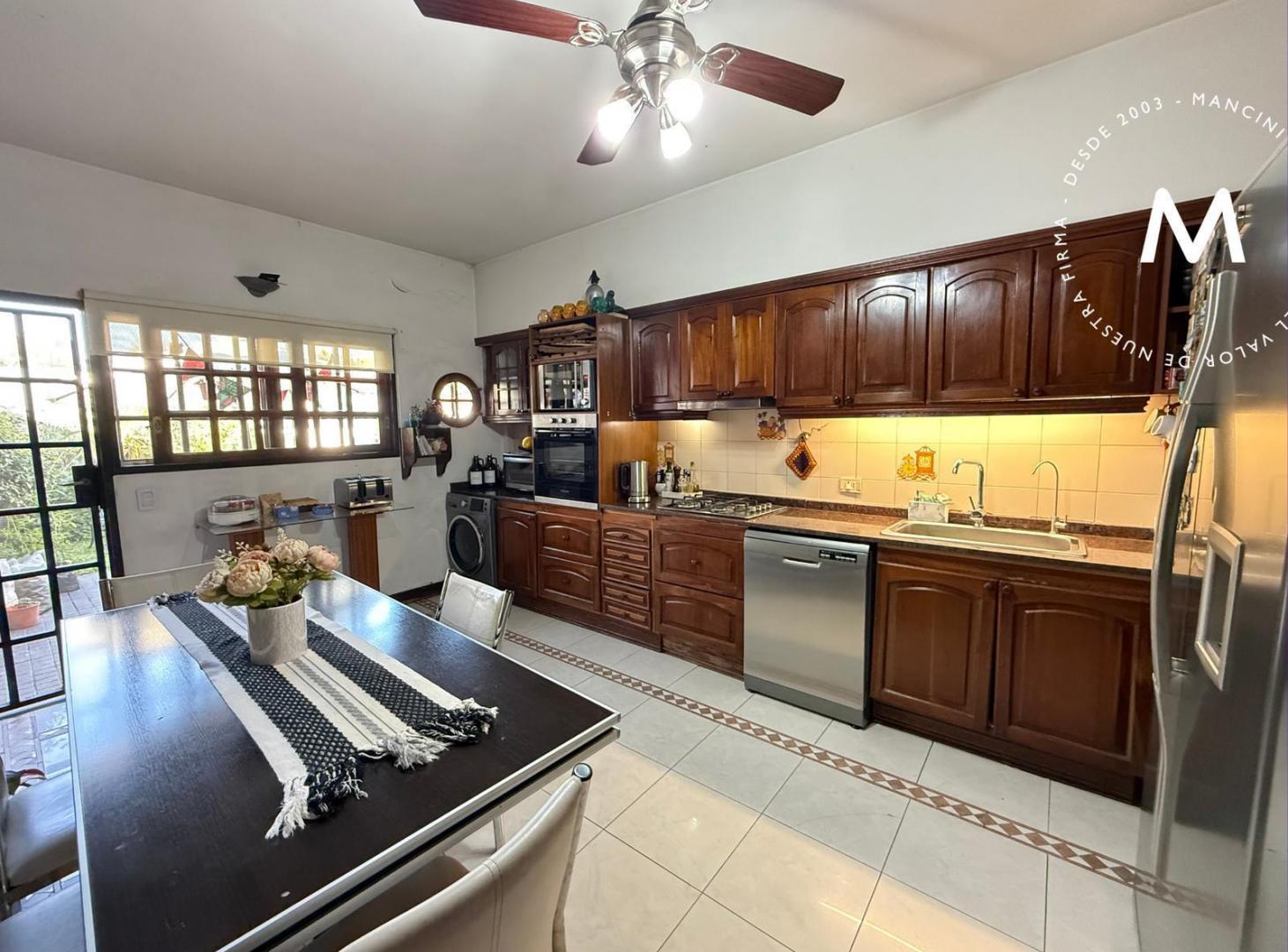 Foto de APTO CRÉDITO - Duplex en venta de 4 ambientes con cochera y jardín, imagen 5