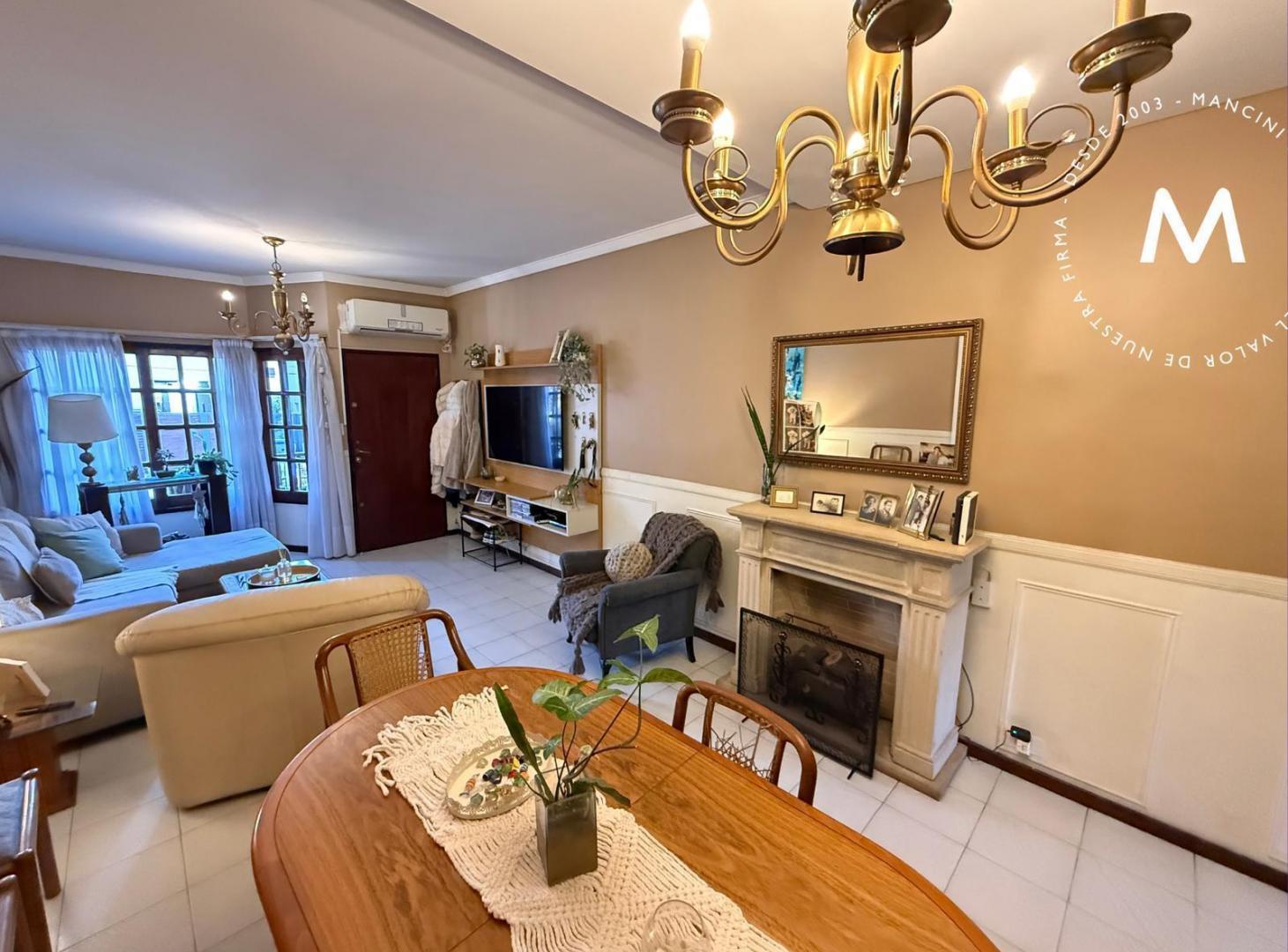 Foto de APTO CRÉDITO - Duplex en venta de 4 ambientes con cochera y jardín, imagen 3