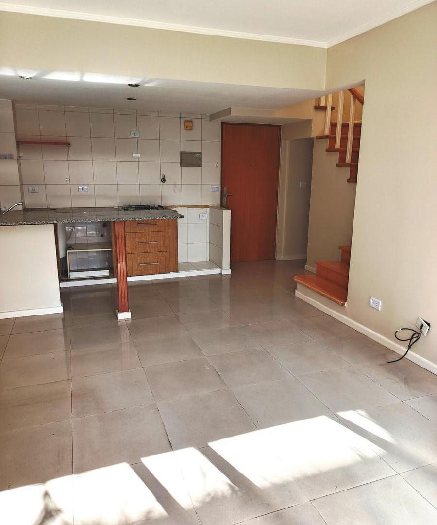 Foto de Departamento 2 ambientes en dúplex en alquiler - Caballito, imagen 3