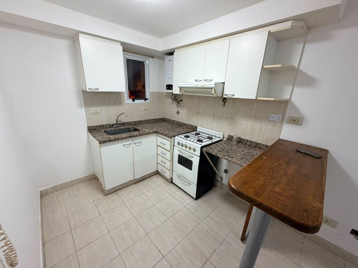 Foto de VENTA EN RAMOS MEJÍA – 2 AMBIENTES CON BALCÓN, PARRILLA Y COCHERA, imagen 4