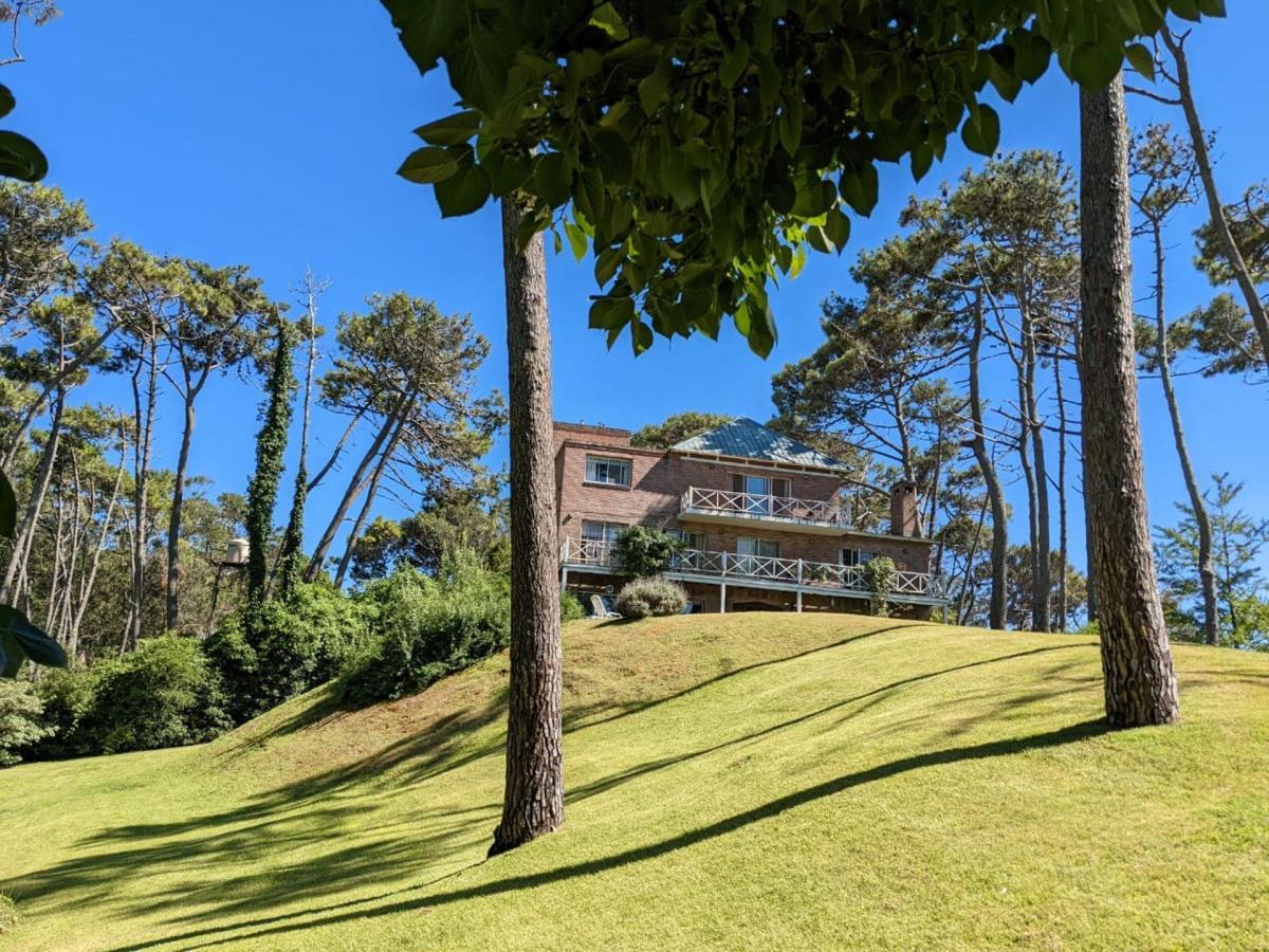 Venta Importante Casa en Carilo 1