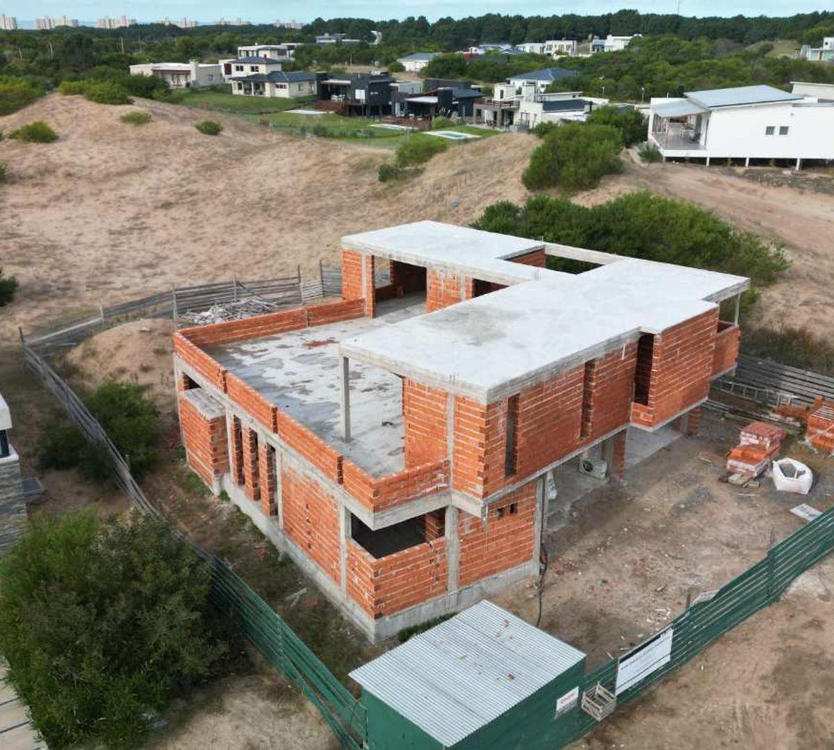 Venta Casa en Construccion - Costa Esmeralda 5