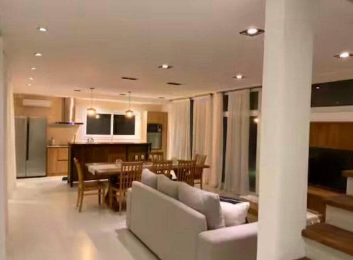 VENTA CASA VILLAROBLES BARRIO ALBATROS 4