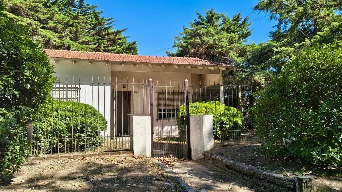 VENTA CASA 3AMB CON JARDIN Y COCHERA MAR DEL TUYU 2