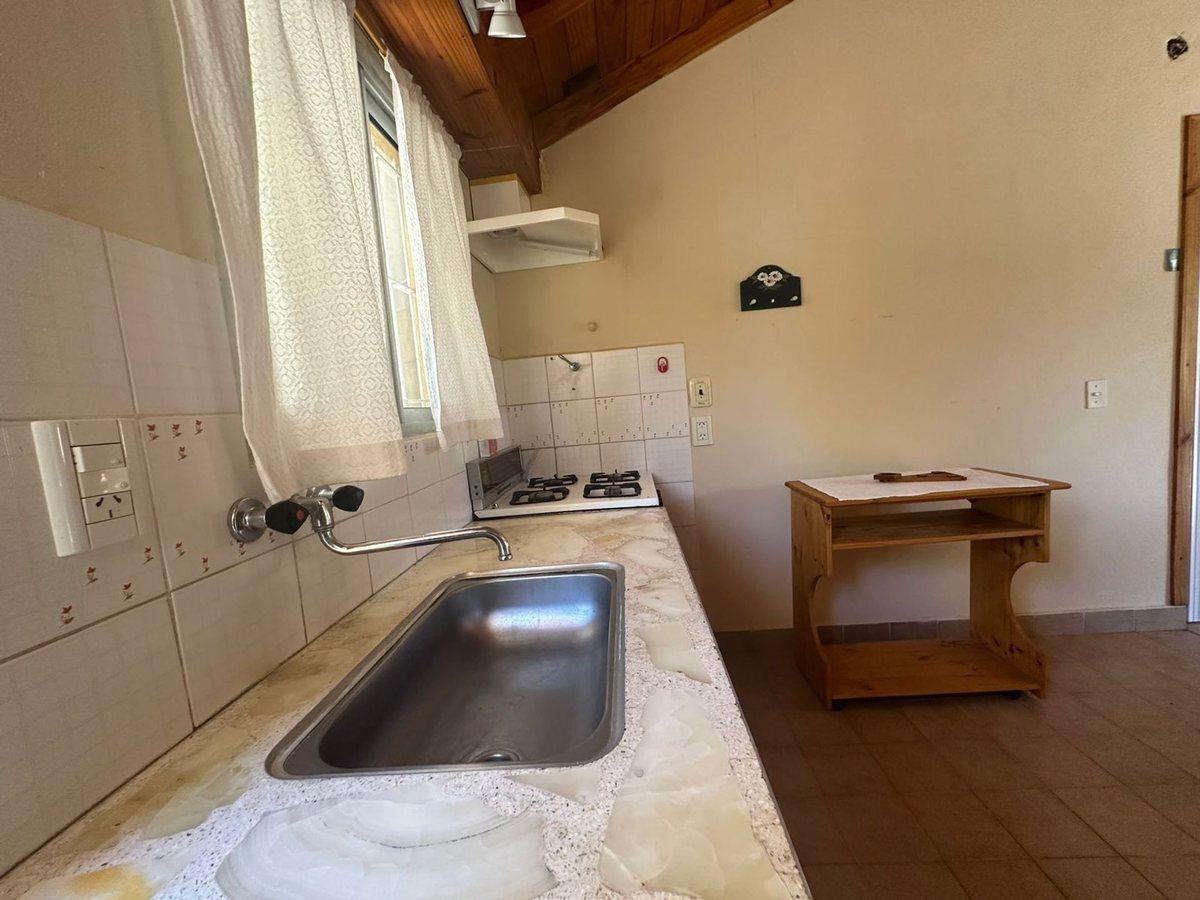 CASA EN LOTE PROPIO VENTA MAR DEL TUYU