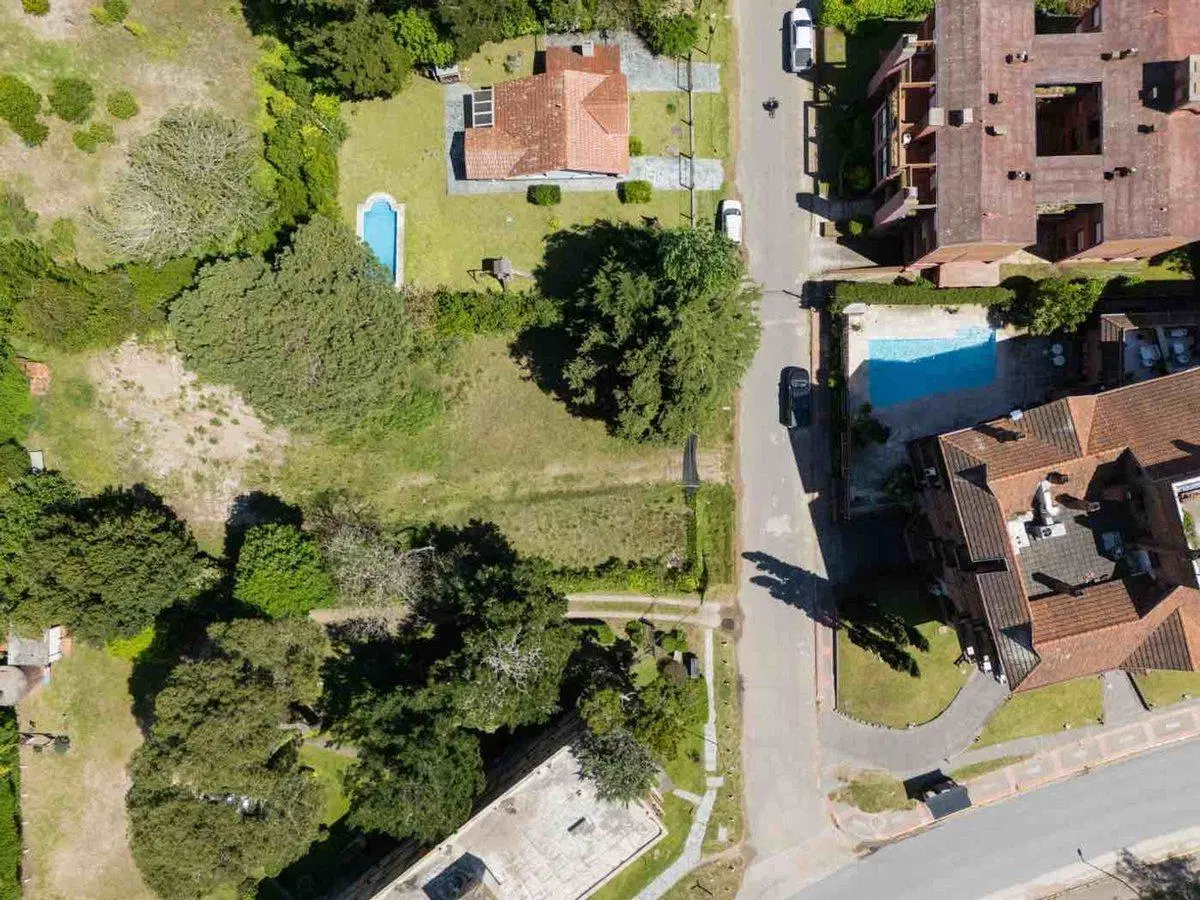 VENTA LOTE MULTIFAMILIAR PINAMAR CENTRO 2