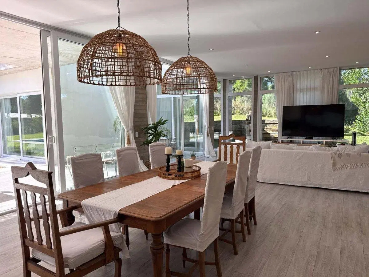 Casa en Venta en PINAMAR Barrio Álamos 5 ambientes 5