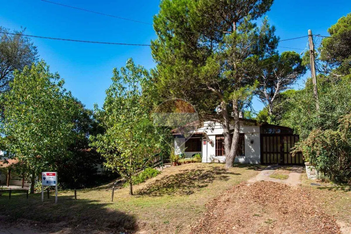 CASA VENTA B5 PINAMAR GAS NATURAL 3 DORMITORIOS 4