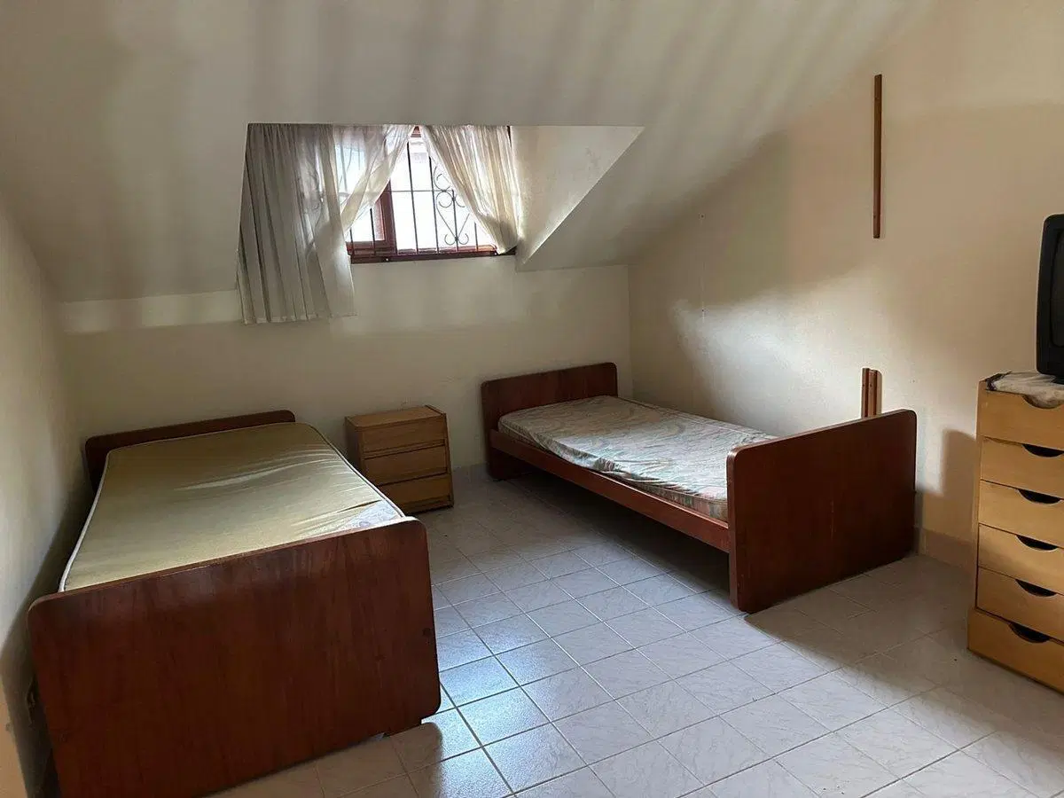 CASA 5 AMBIENTES VENTA LA LUCILA 4