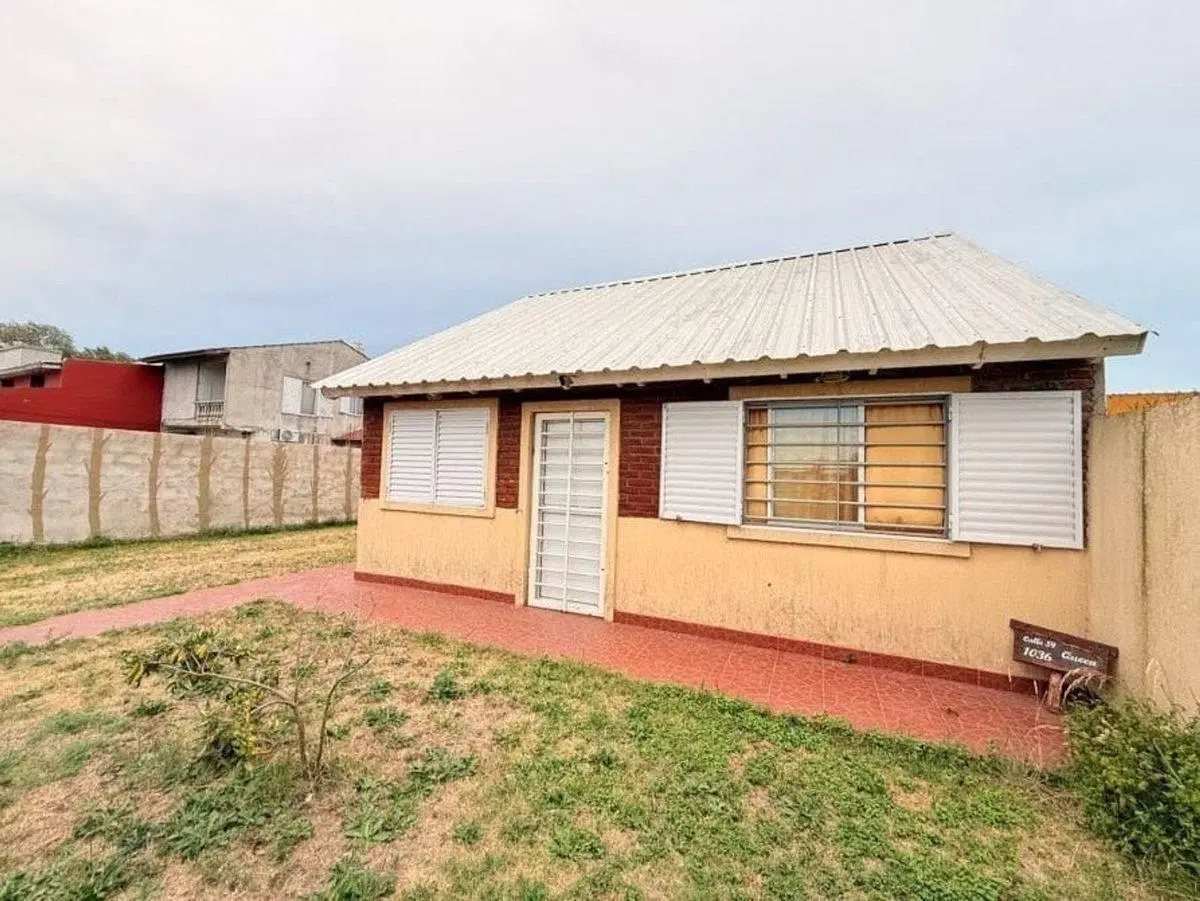 CASA VENTA EN BLOQUE CON DEPARTAMENTO MAR DEL TUYU 2
