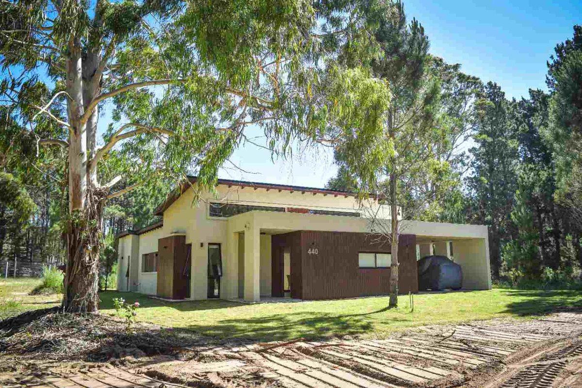VENTA DE CASA EN VILLAROBLES. A ESTRENAR