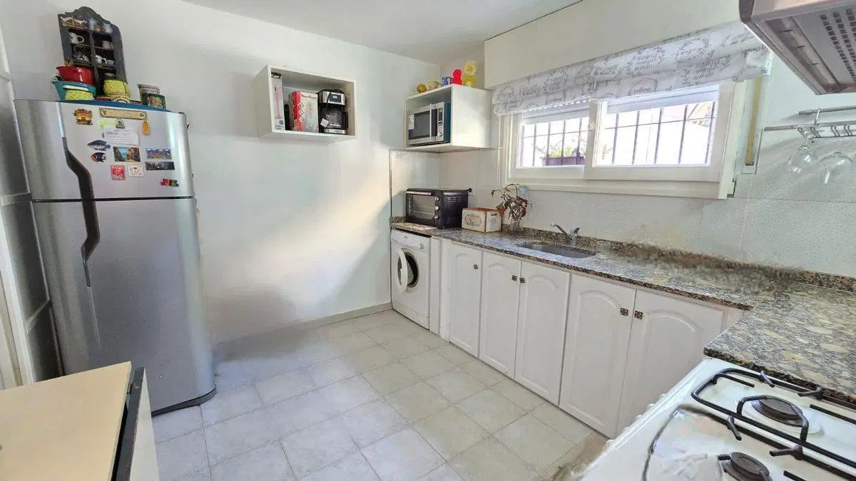 CASA VENTA EN LA LUCILA CON GARAGE 3