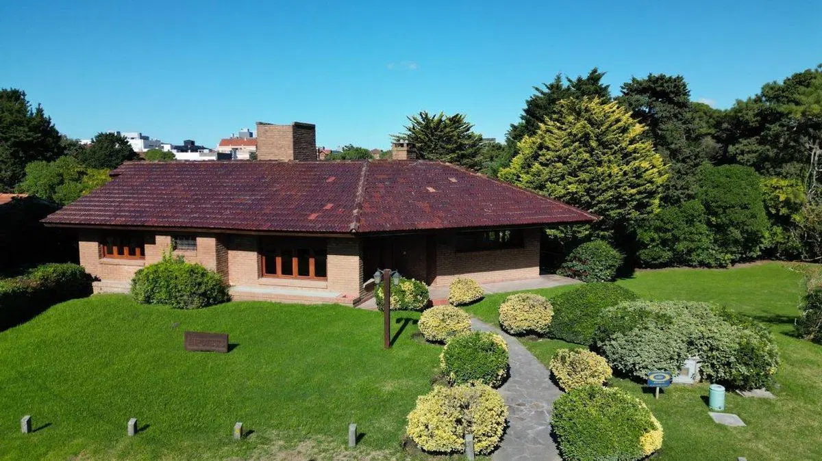 CHALET VENTA PINAMAR A METROS DE LA PLAYA 2