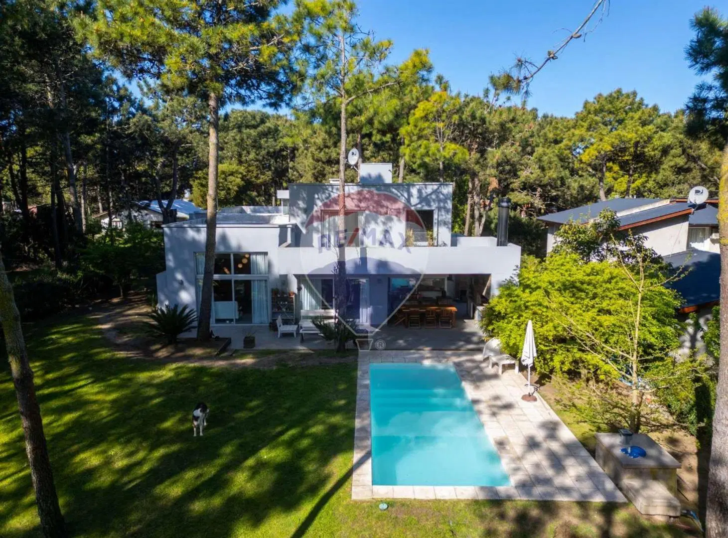 Vendo Casa en Pinamar 4 ambientes con pileta 3